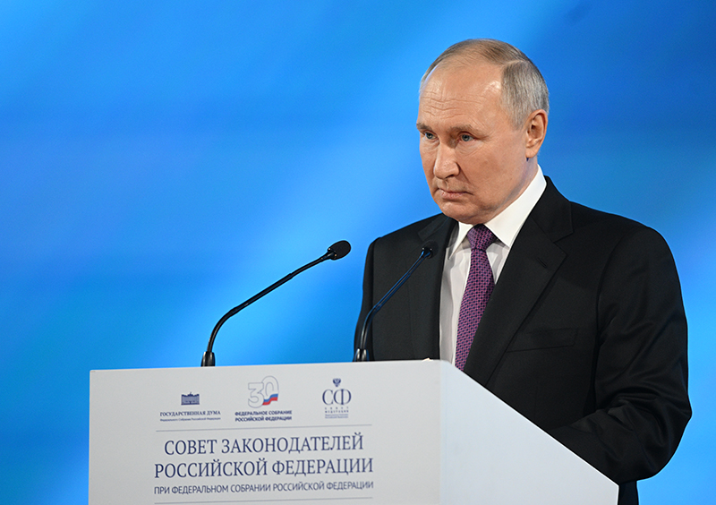Путин: законодатели должны объяснять россиянам причины своих решений / События на ТВЦ