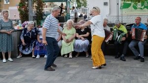 240707 Частушки Барыня танцы песни в парке Жители Орла орловчане горпарк ЦПКиО гармонь город Орел