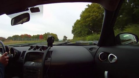 Nurburgring Nordschleife - 2012_10 - Battle between Nissan 350z VS Porsche 944 S2 crash