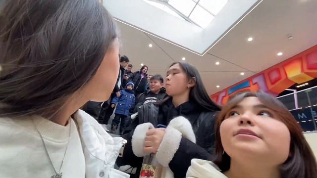 ВЛОГ С ПОЕЗДКИ В КИНО И В МЕДЕУ📽️⛸️ смотреть онлайн