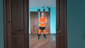 УЧИМ НОВЫЕ ПРОСТЫЕ ДВИЖЕНИЯ НОГАМИ ДЛЯ НАЧИНАЮЩИХ! ТАНЦЫ ДЛЯ ВЗРОСЛЫХ С НУЛЯ.