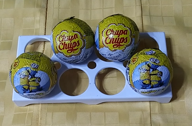 Открываем шары чупа чупс Миньоны. Opening the balls Chupa Chups Minions.