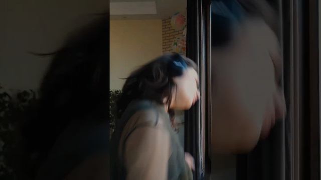 When you put on your headphones✨️ смотреть онлайн