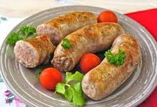 Как приготовить домашние куриные колбаски.
