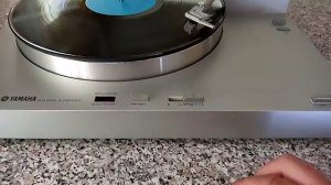 YAMAHA  P - 551 Проигрыватель винила пр-во Япония 100В