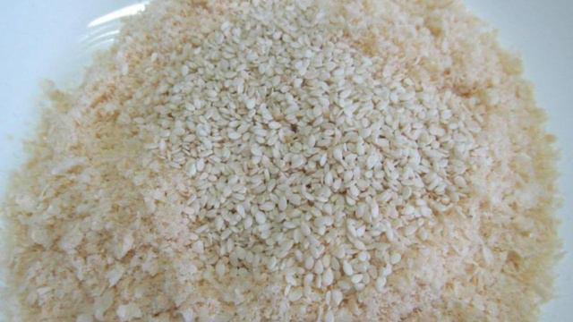 Говяжьи котлеты в панировке из вафельной крошки и кунжута