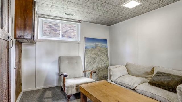 49 Robinson Ave., Guelph, ON смотреть онлайн