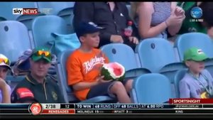 ВОТ КАК  ЕДЯТ АРБУЗ В АМЕРИКЕ