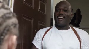 Бесстыжие, Карл Галлагер знакомится с отцом Доминик