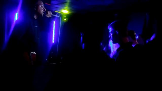 Azizi Gibson - High (live) @Birthdays - Dalston, London (25.09.17) смотреть онлайн