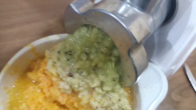 новогоднее кормление несушек, мандарины для кур.
