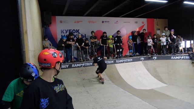 Елисей Варюха новички - ЧЕМПИОНАТ Москвы по самокату 2023 смотреть онлайн