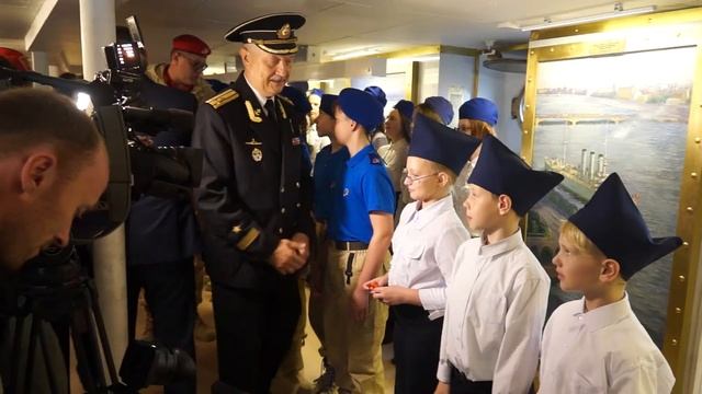 Вступление школьников в юнармию смотреть онлайн