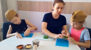 Лепим "Танк" из солёного теста