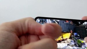 КАК ИГРАТЬ В МОБИЛЬНЫЕ ШУТЕРЫ / УЧИМСЯ ДЕРЖАТЬ ТЕЛЕФОН( Call of Duty Mobile  WARZONE PUBG  FREEFIRE