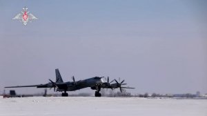 Вылет Ту-95МС на пуск крылатой ракеты воздушного базиро