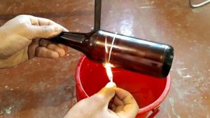КАК ОТРЕЗАТЬ СТЕКЛЯННУЮ БУТЫЛКУ И СДЕЛАТЬ БОКАЛ.  How to cut a glass bottle and make a glass.