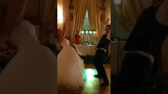 ОРИГИНАЛЬНЫЙ ВЕСЕЛЫЙ КРАСИВЫЙ СВАДЕБНЫЙ ТАНЕЦ | Свадьба в Италии - Katrin Moro Weddings