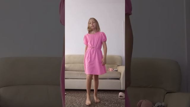 танцую танец под песню принцесса: Настя кош **я принцесса ???** смотреть онлайн