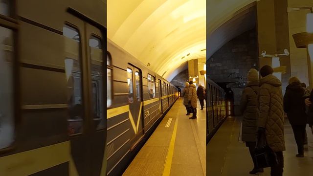 Прибытие поезда 81-717.5П (Пришелец) #транспорт #спб #топ #метро #поезда @Metropoliten-Sankt-Peterb