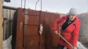 Первые, обязательные работы, на дачном участке. Дачный влог #1