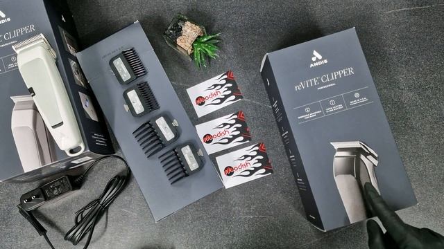 ANDIS ReVITE Clipper -  Fade Blade And Taper Blade.  White Clipper Vs Black Clipper