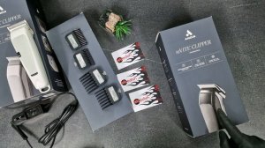 ANDIS reVITE Clipper -  fade blade and taper blade.  White Clipper vs Black Clipper