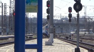 Поезда и железная дорога / Развивающее видео для детей - едем на поезде, вокзал