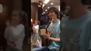 У меня есть папа, папа депутат