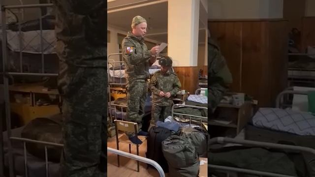 Российский военный зачитал сослуживцам письмо на фронт от ребёнка