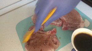Свиная корейка на кости в духовке. Очень простой, но очень вкусный рецепт!
