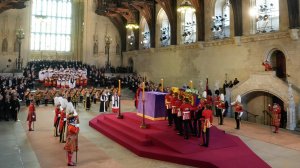مراسم تشییع جنازه ملکه الیزابت دوم در کلیسای وست مینستر