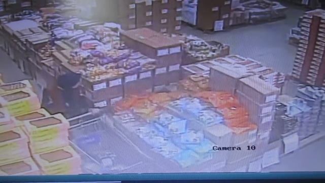 Нефтекумск ? кража в магазине Светофор