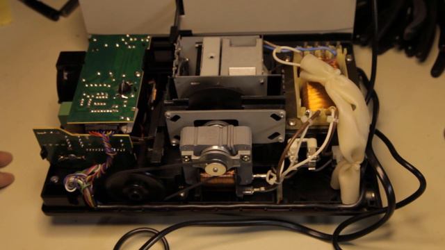 Inside a Reflecta Diamator AF slide projector смотреть онлайн