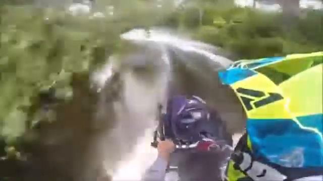 На Снегоходе по воде смотреть онлайн