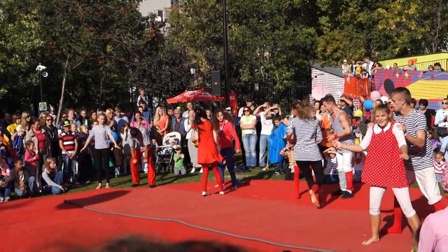 Цветной Карнавал Славы Полунина 2014 - Упсала-Цирк 6 смотреть онлайн