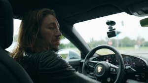 Der TAYCAN 4S - On tour mit Gil Ofarim! | Porsche Zentrum Willich