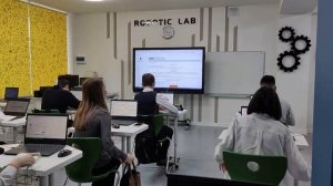 Урок информатики. 8 класс. Тема: "Цикл While"