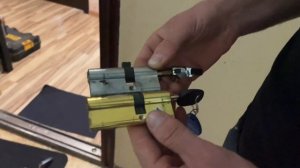 Замена цилиндра на Китайской двери
