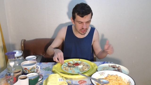 ОБЖОР НА МЯСО ЦЫПЛЕНКА В СОБСТВЕННОМ СОКУ ЗОЛОТОЙ ПЕТУШОК, ШЕБЕКИНСКИЕ МАКАРОНЫ
