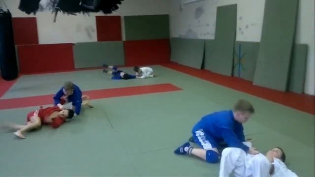 тренировка по самбо детиПотапов Денис Сергеевич. Спорт и выживание. Фрагмент тренировки смотреть онлайн