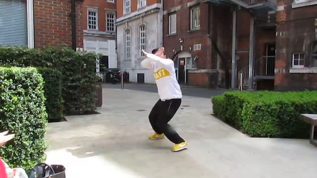 Tibor getting down in London смотреть онлайн