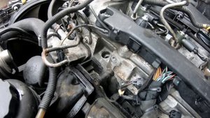 Как высверлить свечу накала?! Извлечение свечи накаливания w210 2.2 CDI.