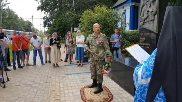 В Ашукино открыли обновленный памятник Герою Советского Союза Олегу Бабаку смотреть онлайн