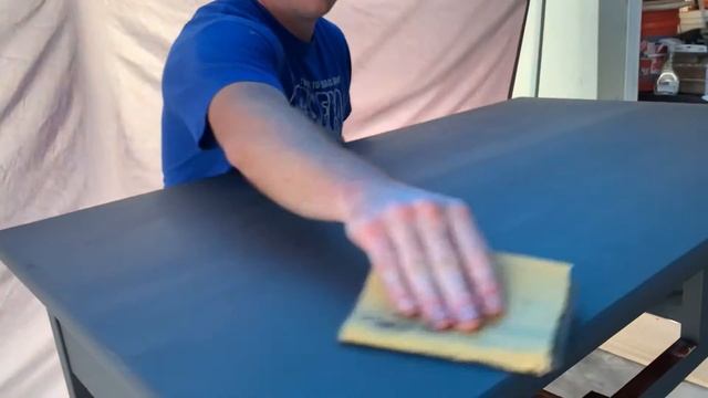 Furniture Flipping // Trash to Treasure // Coffee Table Makeover with Dixie Belle Silk Paint смотреть онлайн