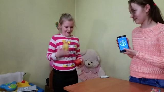 Челендж играем в фанты для детского праздника с подружкой Софией смотреть онлайн