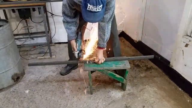 медогонка электрическая своими руками из доступных деталей смотреть онлайн