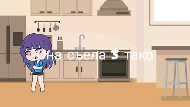 Девочка переела и у неё разболелся живот