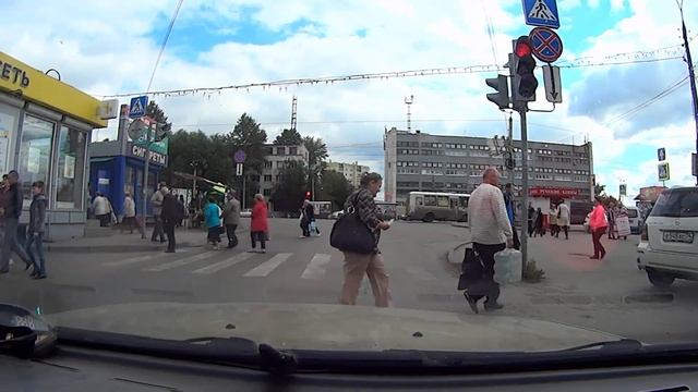 Маленький автомобиль с маленьким водителем смотреть онлайн