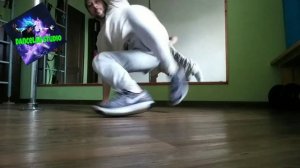 КАК НАУЧИТЬСЯ ТАНЦЕВАТЬ БРЕЙК ДАНС?   КОМБИНАЦИЯ ДВИЖЕНИЙ И ФРИЗОВ НА ИЗИ!